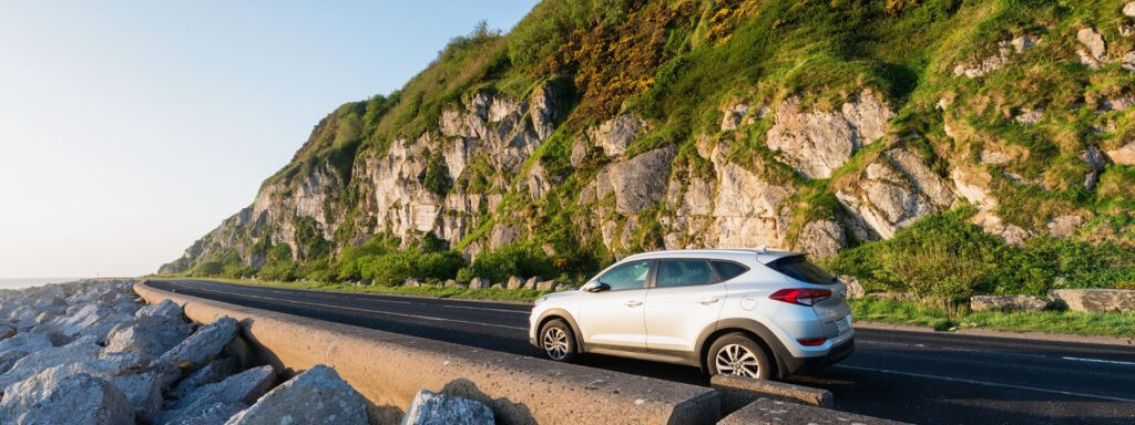 Car driving in Ireland _ credit tourism Ireland