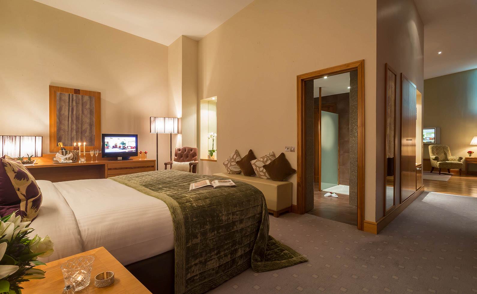 Newpark Hotel Kilkenny Deluxe Bedroom