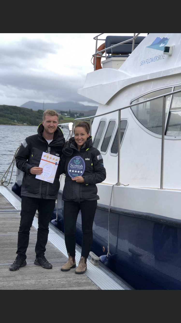 This Irish-Scottish couple, Ewen & Janice, give guests a luxury dining experience on the water with a seafood picnic. 