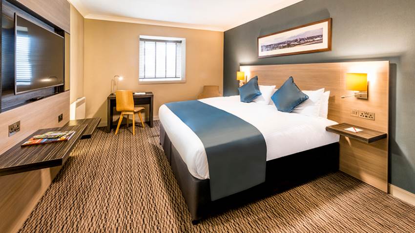 Copthorne Hotel Aberdeen Bedroom Scotland Tours