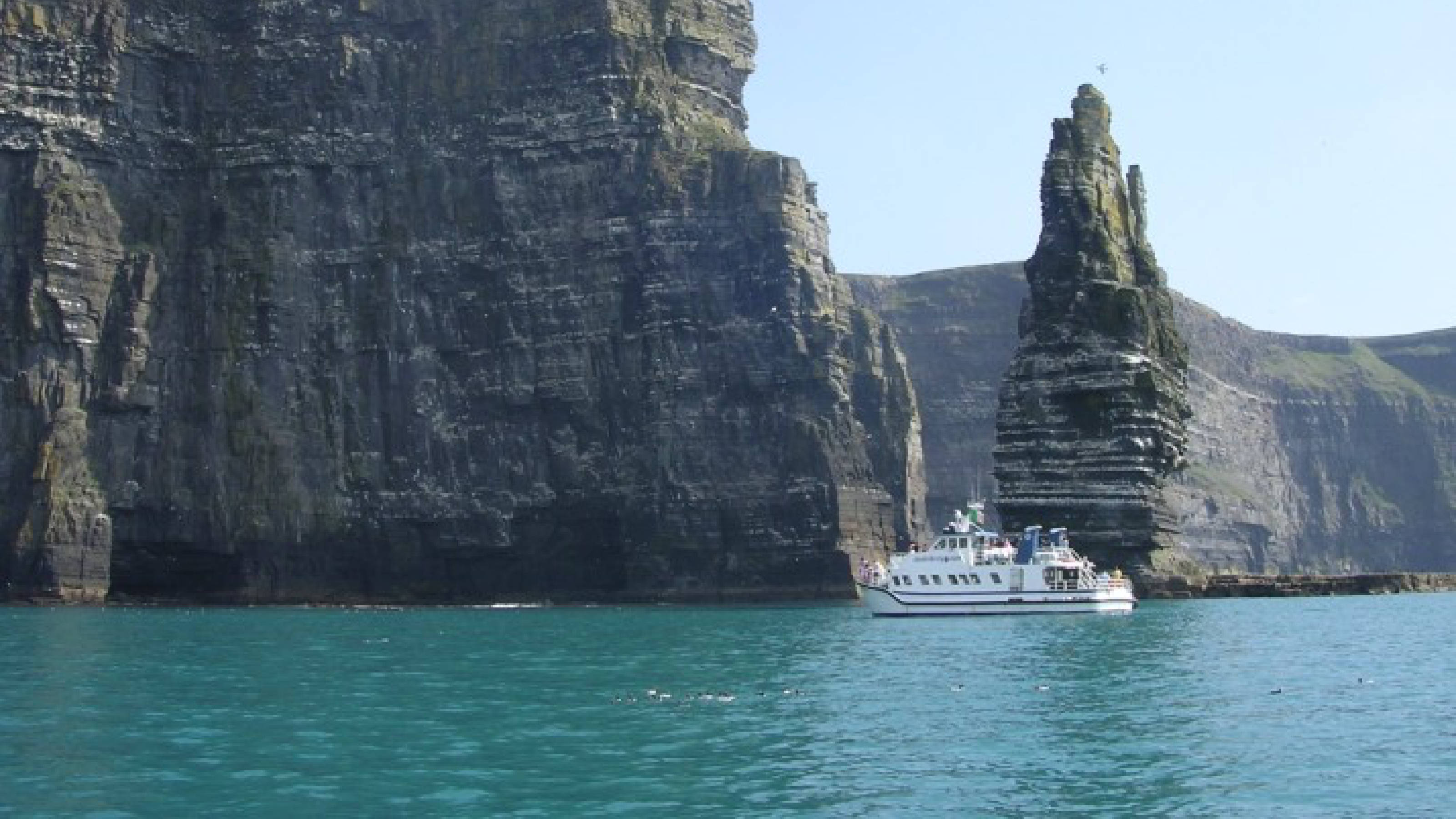Cruise at Cliff's of Moher in Clare, Ireland