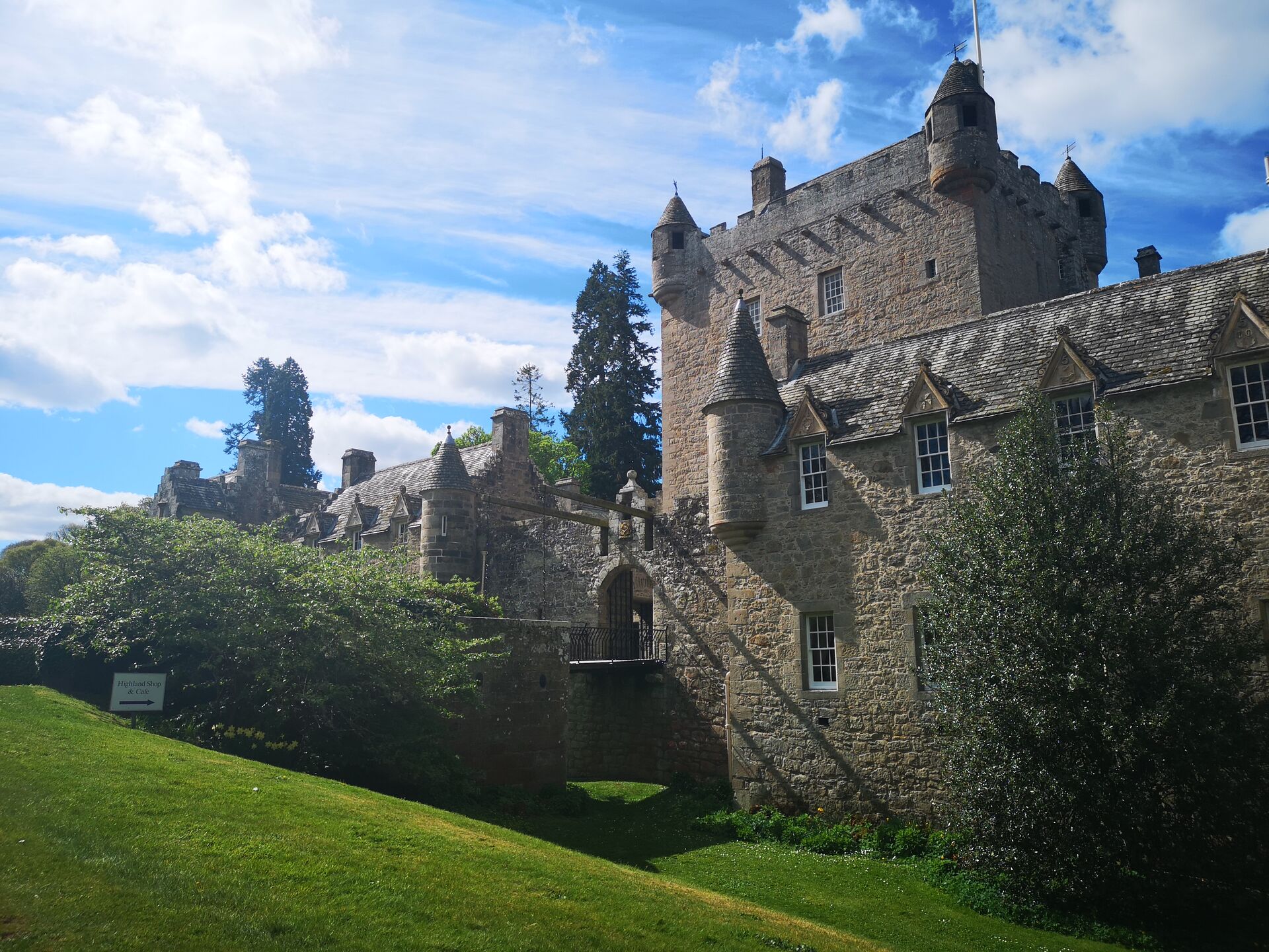 Cawdor Castle & Cairngorms Day Tour | Brendan Vacations US