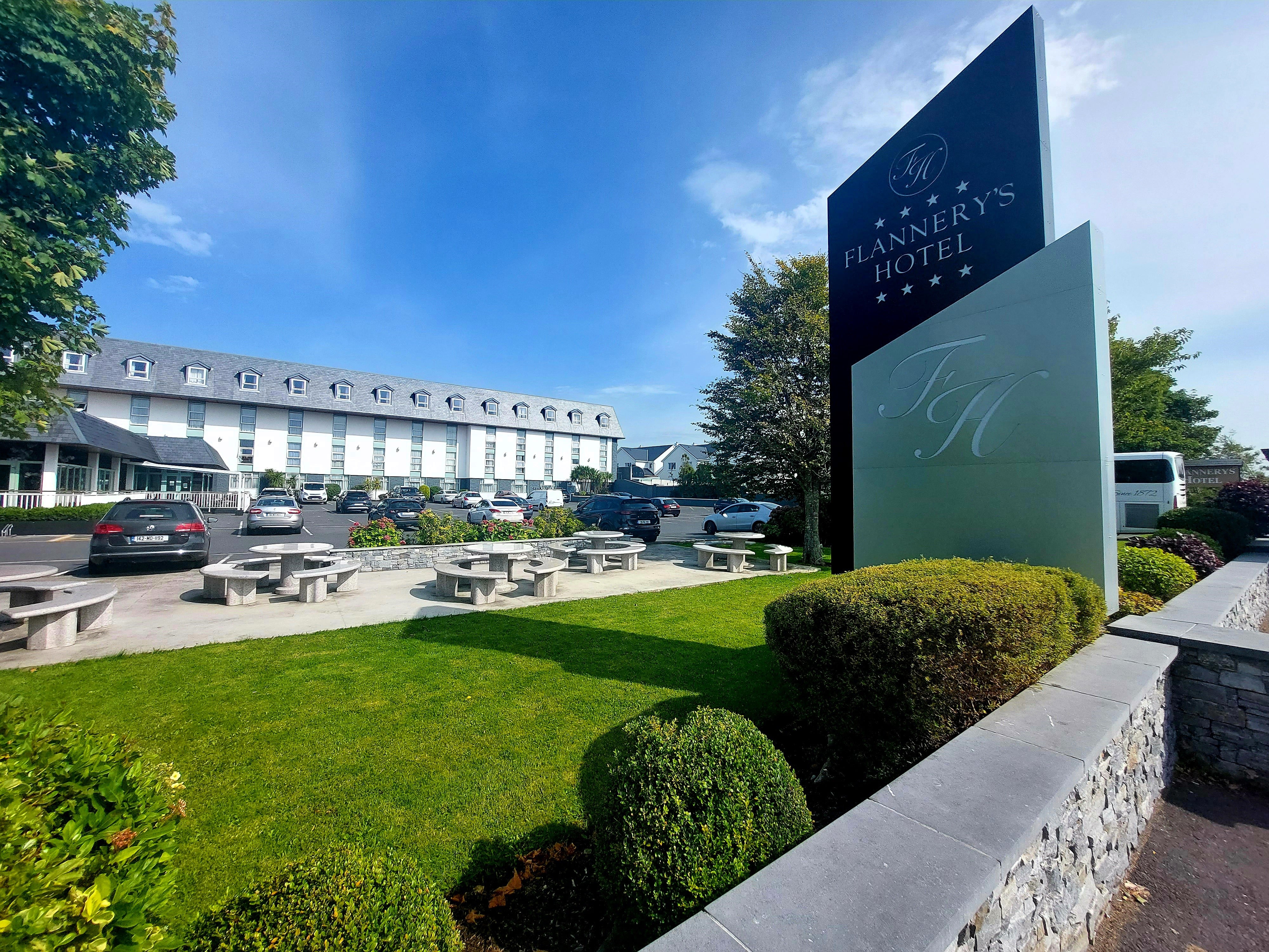 Flannerys Hotel in Galway