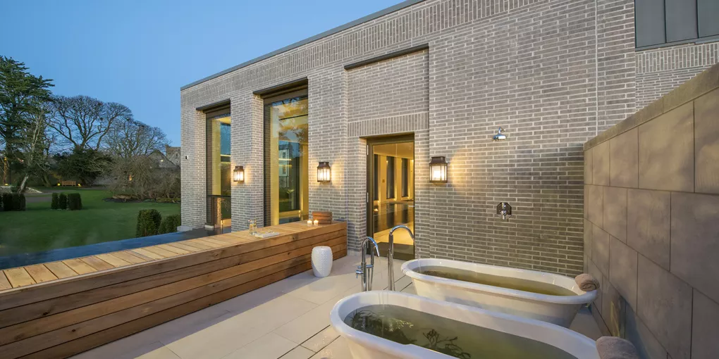 Two large tubs with seaweed at Cashel Palace Spa in Ireland