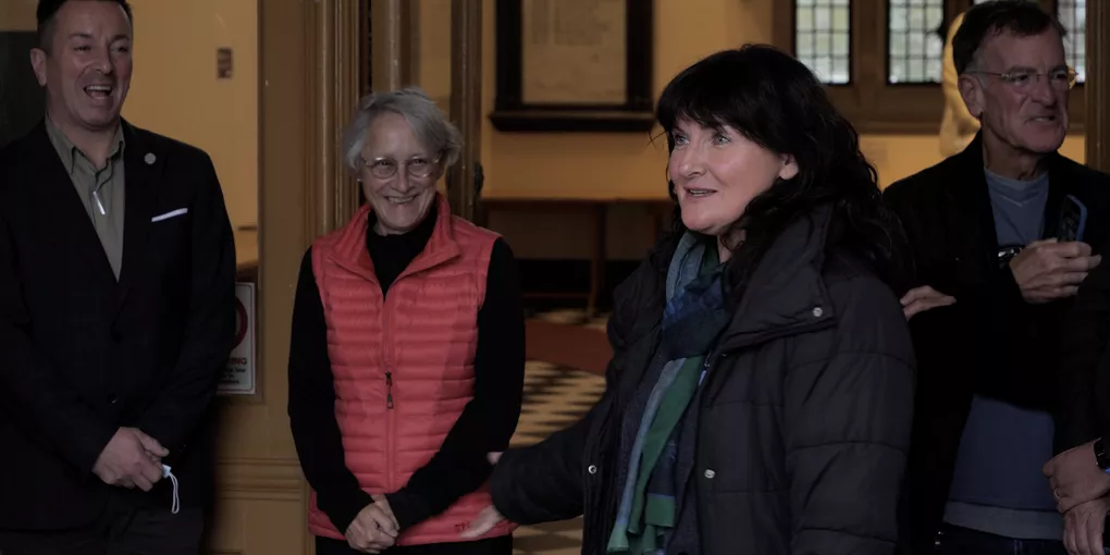 Dee Morgan shares stories of Belfast with guests