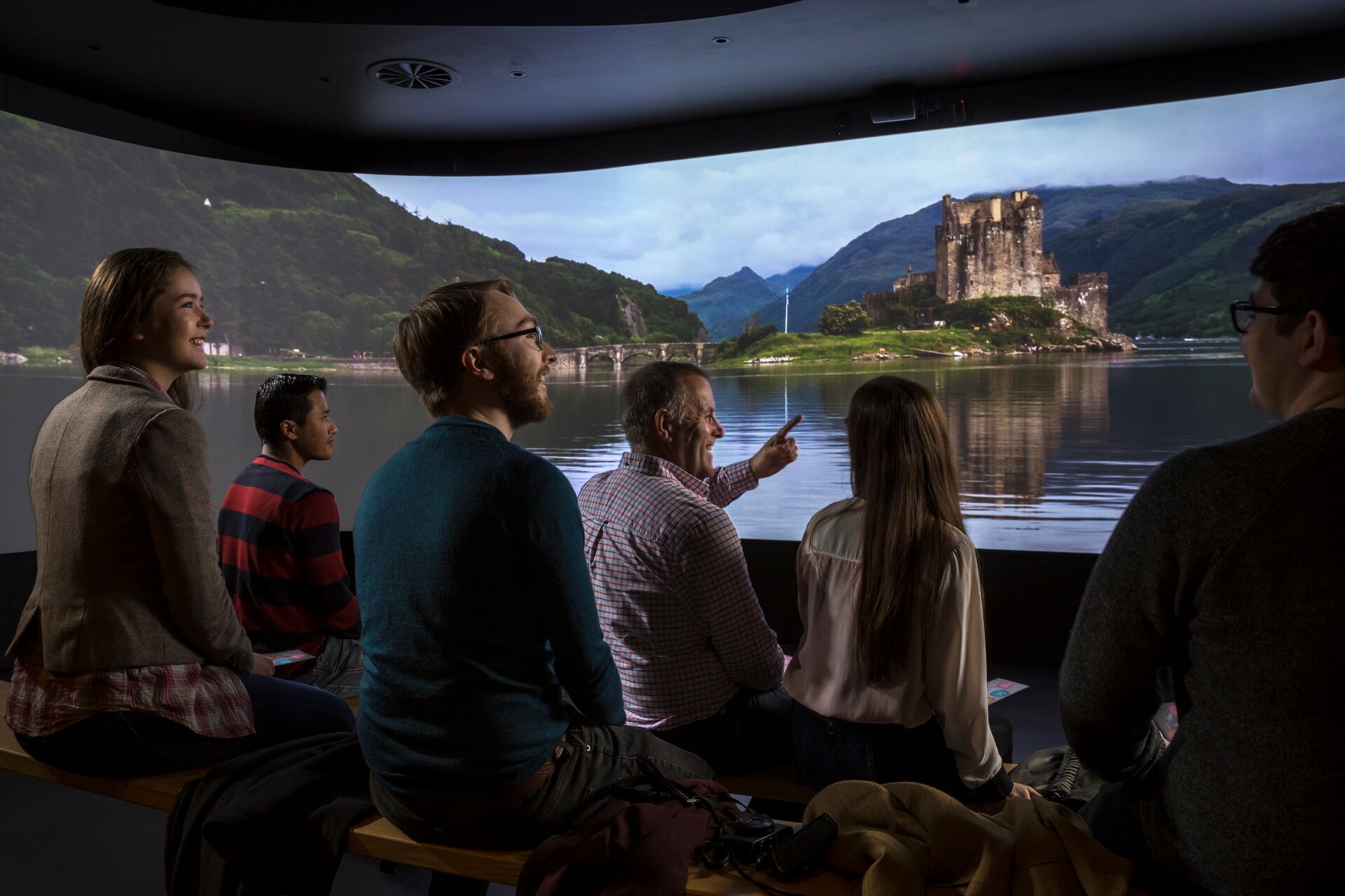 Large Scotch Whisky Experience Gold1