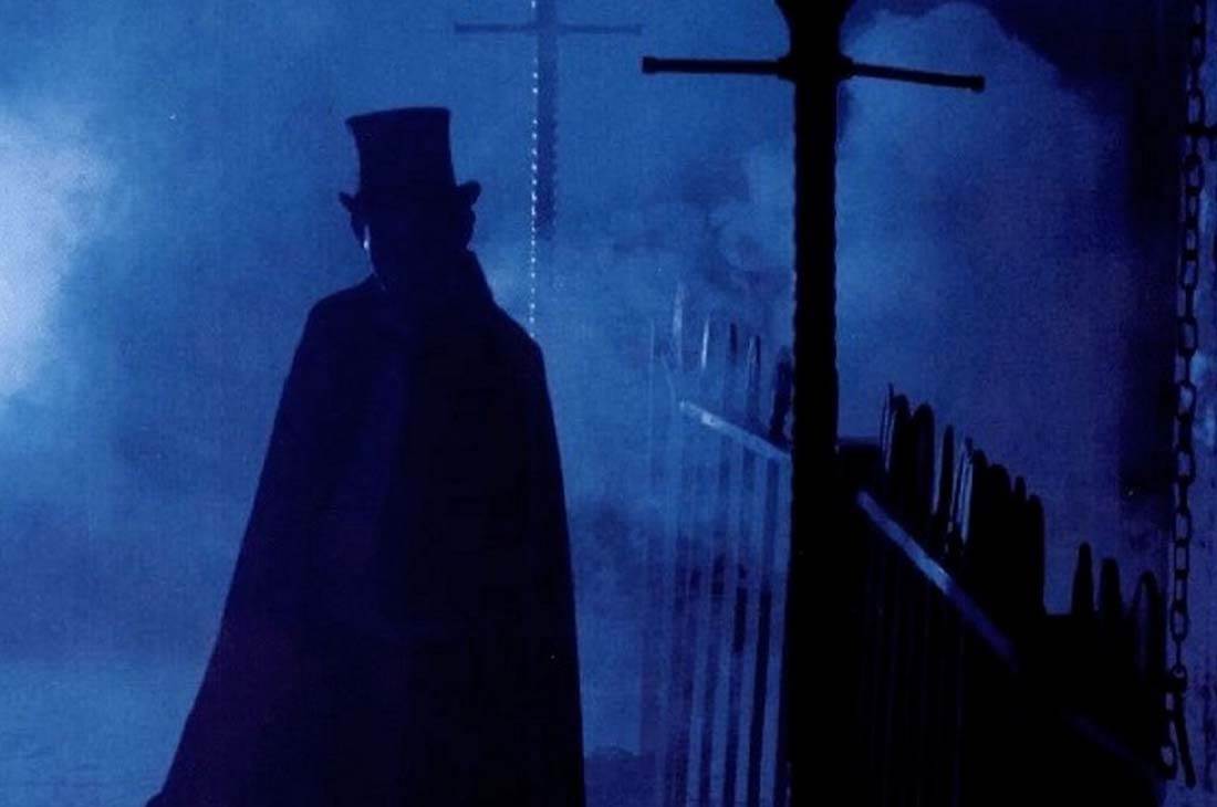 A man impersonating Jack the Ripper in a dark alley