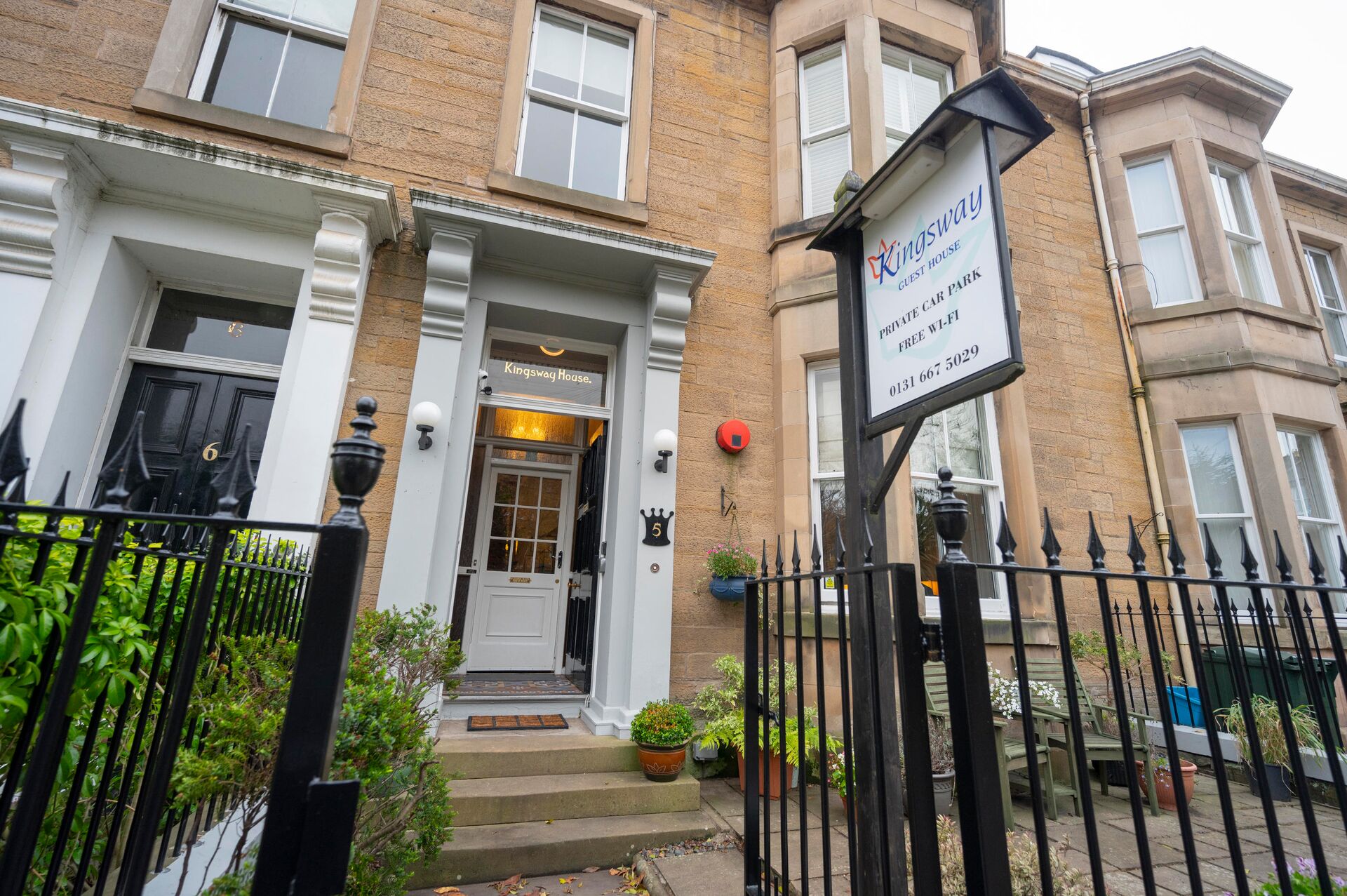 Large Kingswayguesthouse Edinburgh 001